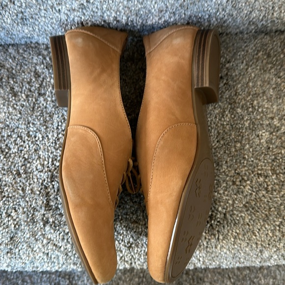 NIB Naturalizer “Leal” Tan Suede/Leather Oxfords - Picture 6 of 10